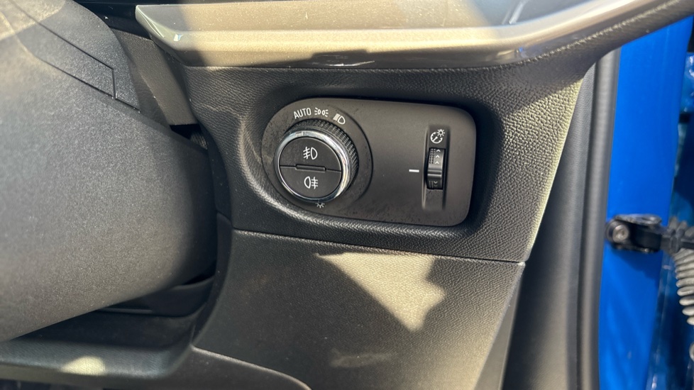 Vauxhall Mokka 100kW Ultimate 50kWh 5dr Auto Electric Hatchback - Image 30
