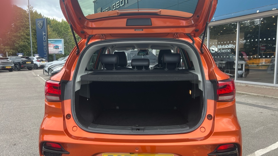 MG ZS 1.5 VTi-TECH Exclusive 5dr Petrol Hatchback - Image 4