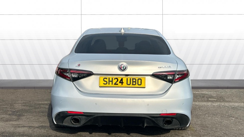 Alfa Romeo Giulia 2.0 Turbo Competizione 4dr Auto Petrol Saloon - Image 6