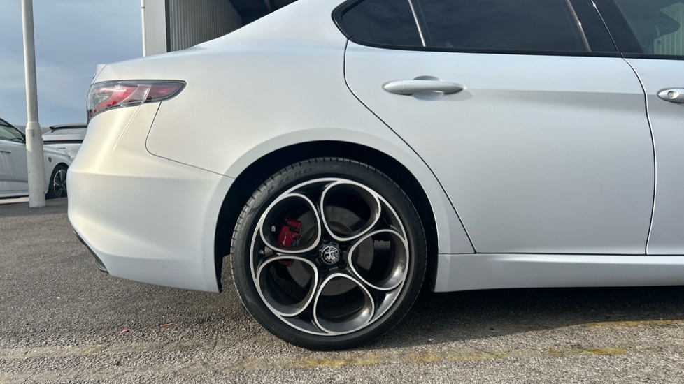 Alfa Romeo Giulia 2.0 Turbo Competizione 4dr Auto Petrol Saloon - Image 7