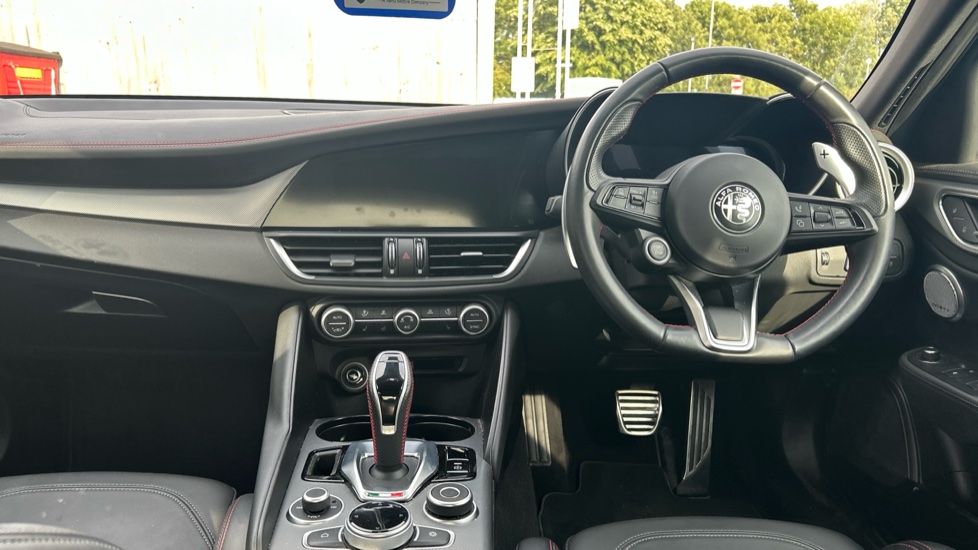 Alfa Romeo Giulia 2.0 Turbo Competizione 4dr Auto Petrol Saloon - Image 10
