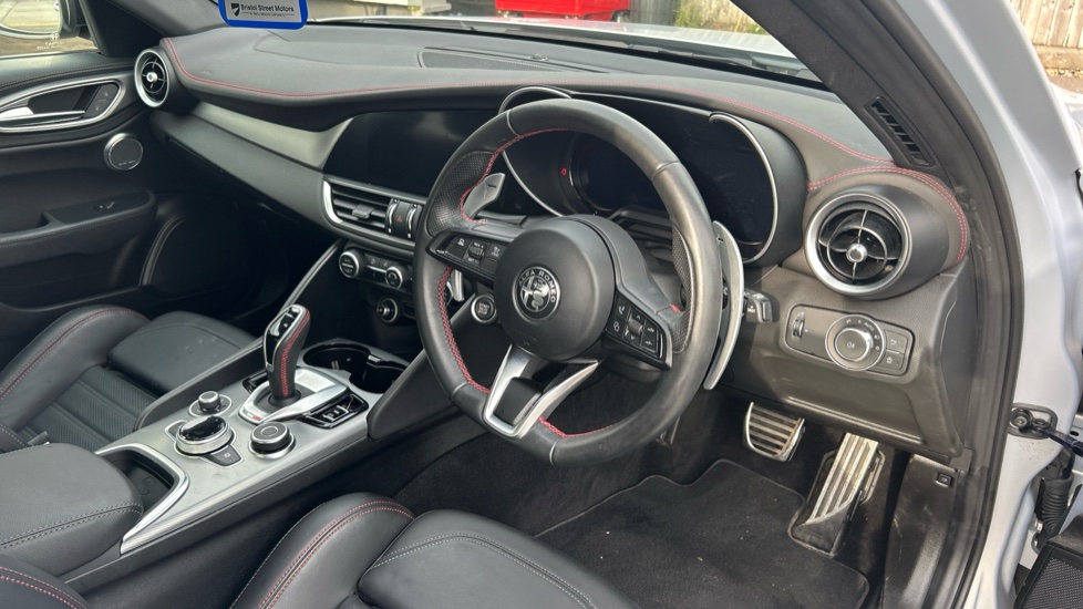 Alfa Romeo Giulia 2.0 Turbo Competizione 4dr Auto Petrol Saloon - Image 11