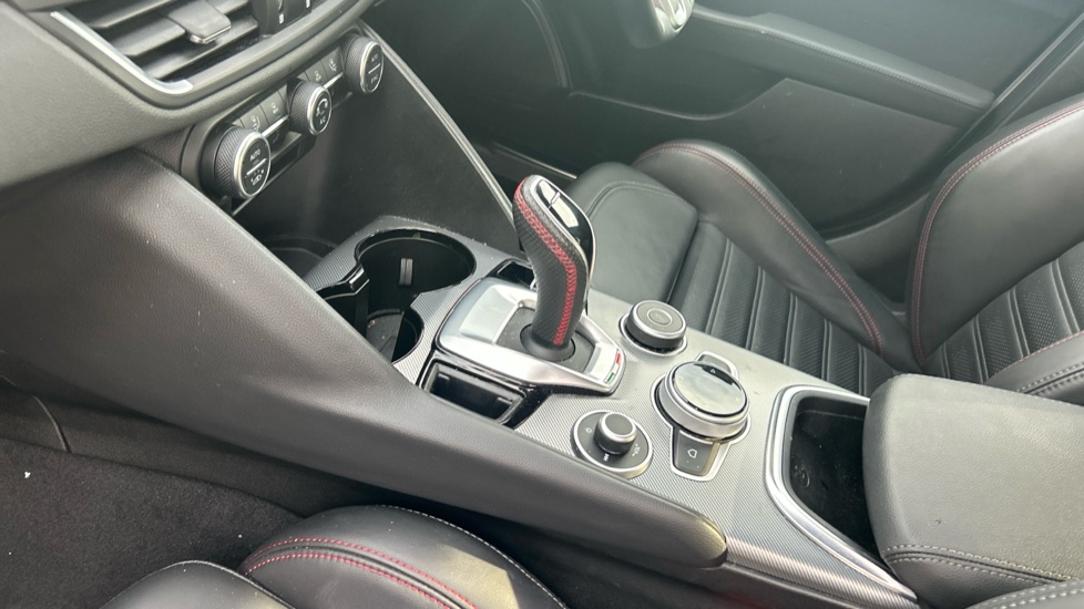 Alfa Romeo Giulia 2.0 Turbo Competizione 4dr Auto Petrol Saloon - Image 13