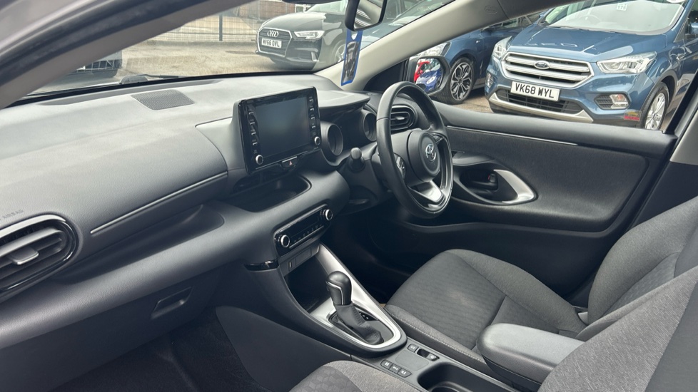 Toyota Yaris 1.5 Hybrid Design 5dr CVT Hybrid Hatchback - Image 9