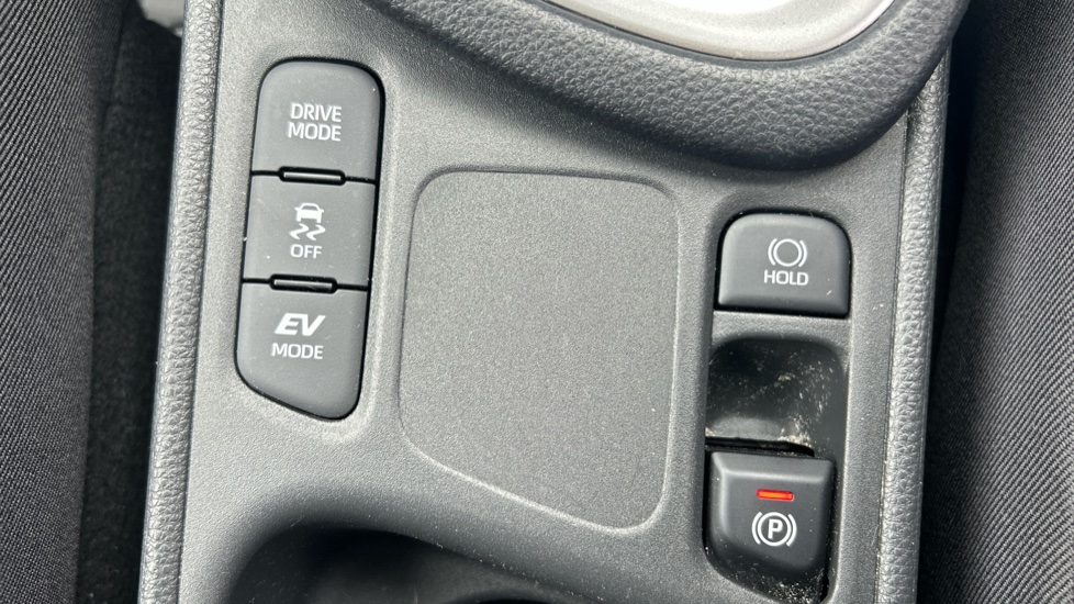 Toyota Yaris 1.5 Hybrid Design 5dr CVT Hybrid Hatchback - Image 21