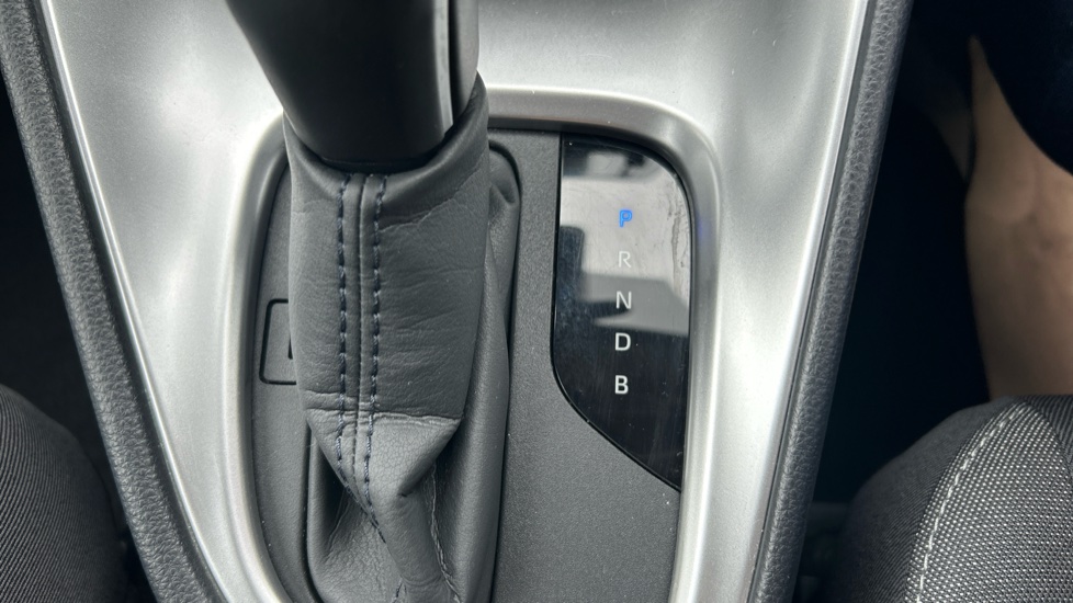 Toyota Yaris 1.5 Hybrid Design 5dr CVT Hybrid Hatchback - Image 22