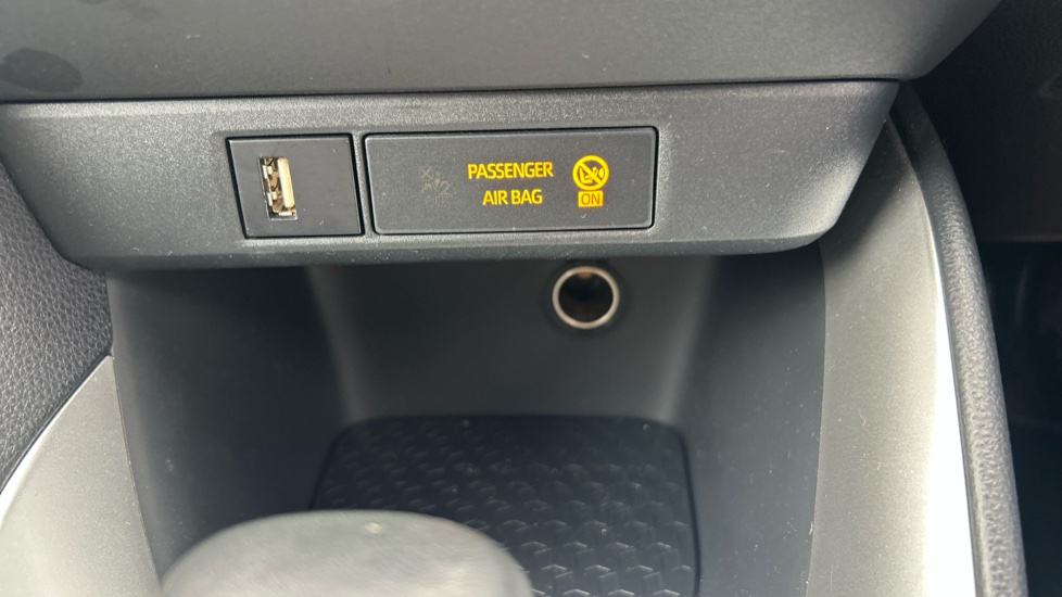 Toyota Yaris 1.5 Hybrid Design 5dr CVT Hybrid Hatchback - Image 23