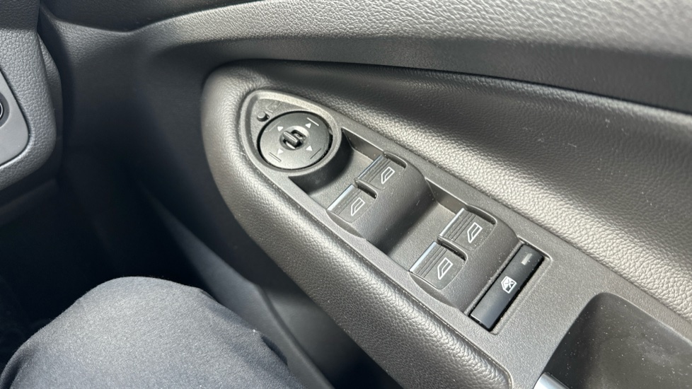 Ford Kuga 2.0 TDCi Titanium 5dr 2WD Diesel Estate - Image 29