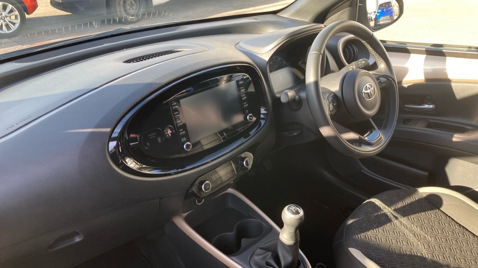 Toyota Aygo X 1.0 VVT-i Edge 5dr Petrol Hatchback - Image 9