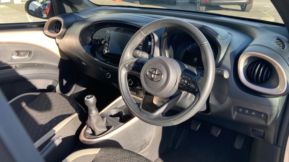 Toyota Aygo X 1.0 VVT-i Edge 5dr Petrol Hatchback - Image 11