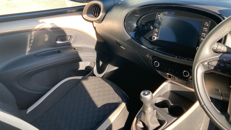 Toyota Aygo X 1.0 VVT-i Edge 5dr Petrol Hatchback - Image 14