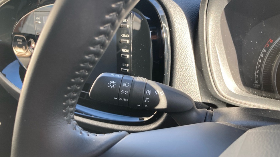 Toyota Aygo X 1.0 VVT-i Edge 5dr Petrol Hatchback - Image 24