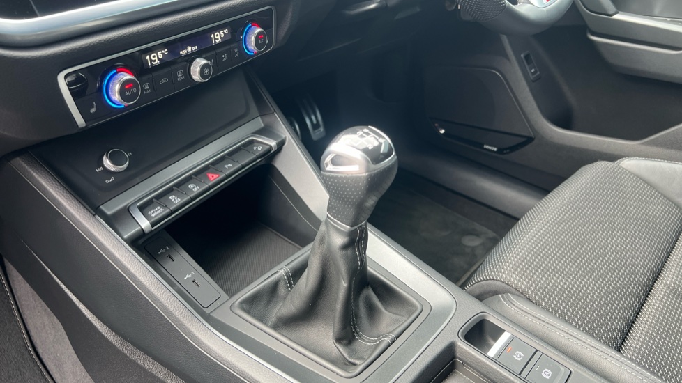 Audi Q3 35 TFSI S Line 5dr Petrol Estate - Image 13