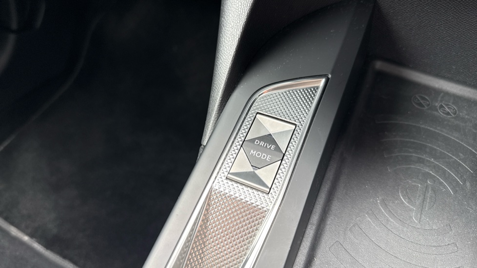 DS 3 Crossback E-Tense 115kW E-TENSE Opera 54kWh 5dr Auto Electric Hatchback - Image 48