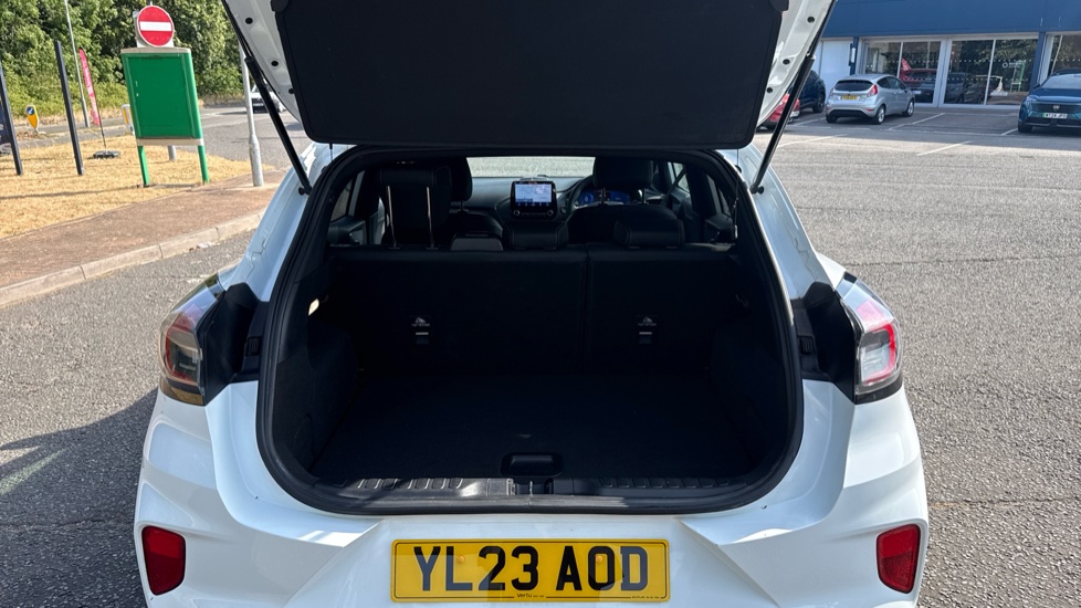 Ford Puma 1.0 EcoBoost Hybr mHEV 155 ST-Line Vignale 5dr DCT Petrol Hatchback - Image 4