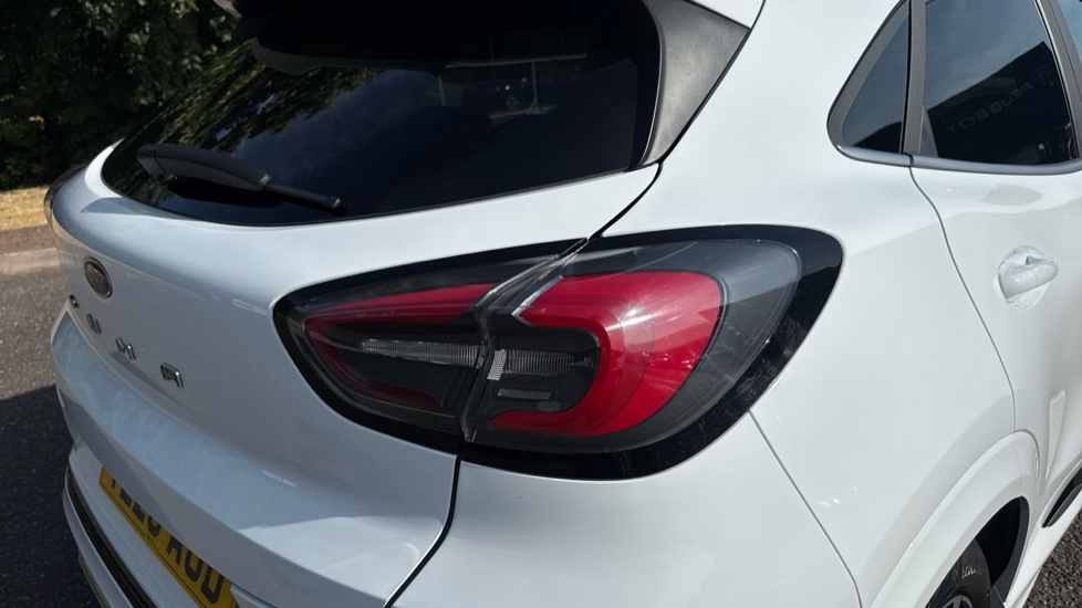 Ford Puma 1.0 EcoBoost Hybr mHEV 155 ST-Line Vignale 5dr DCT Petrol Hatchback - Image 28