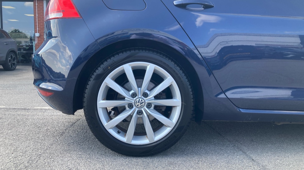 Volkswagen Golf 2.0 TDI GT 5dr Diesel Hatchback - Image 7