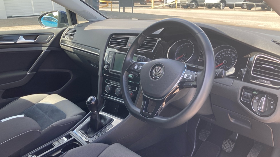 Volkswagen Golf 2.0 TDI GT 5dr Diesel Hatchback - Image 11