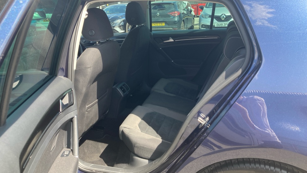 Volkswagen Golf 2.0 TDI GT 5dr Diesel Hatchback - Image 16