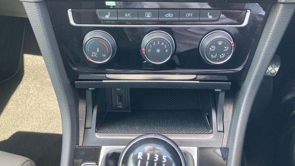 Volkswagen Golf 2.0 TDI GT 5dr Diesel Hatchback - Image 27