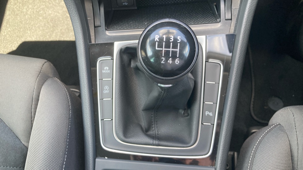 Volkswagen Golf 2.0 TDI GT 5dr Diesel Hatchback - Image 28