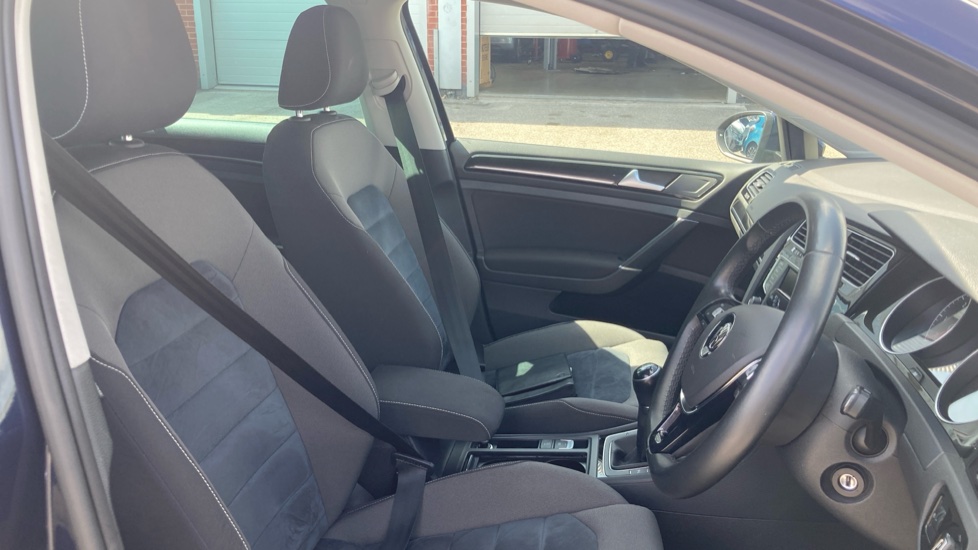 Volkswagen Golf 2.0 TDI GT 5dr Diesel Hatchback - Image 33
