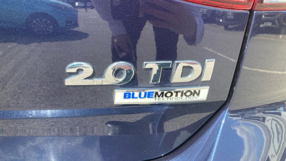 Volkswagen Golf 2.0 TDI GT 5dr Diesel Hatchback - Image 34