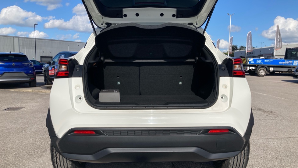 Nissan Juke 1.0 DiG-T Acenta 5dr Petrol Hatchback - Image 4