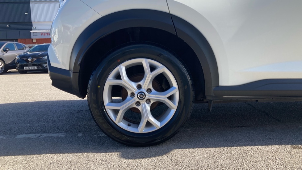 Nissan Juke 1.0 DiG-T Acenta 5dr Petrol Hatchback - Image 7