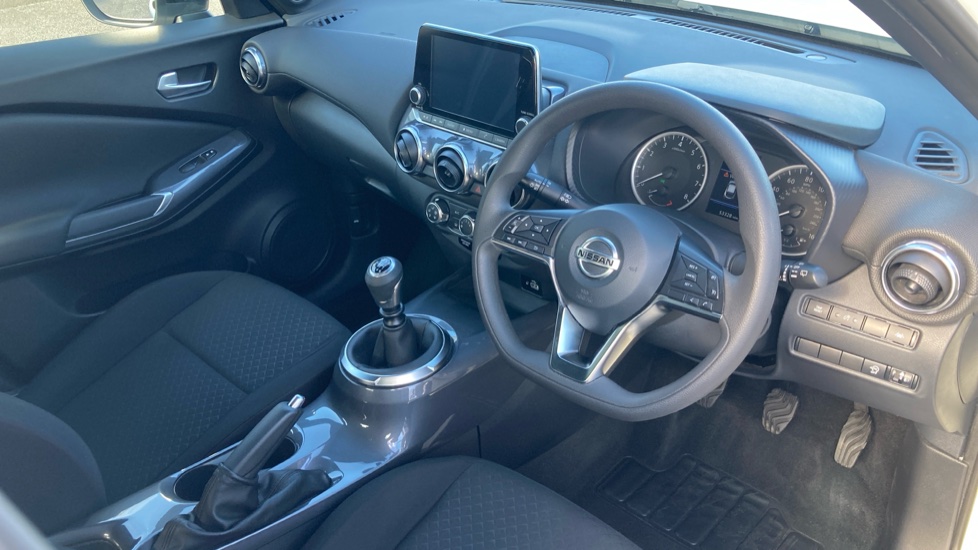 Nissan Juke 1.0 DiG-T Acenta 5dr Petrol Hatchback - Image 11