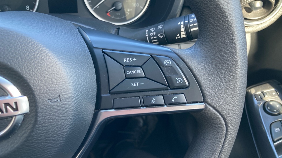 Nissan Juke 1.0 DiG-T Acenta 5dr Petrol Hatchback - Image 23