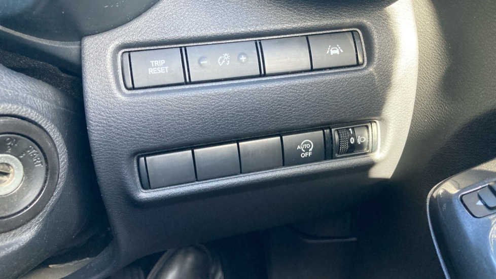 Nissan Juke 1.0 DiG-T Acenta 5dr Petrol Hatchback - Image 27