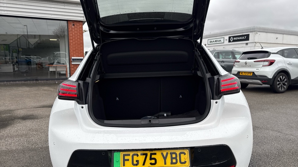 Peugeot 208 115kW GT 51kWh 5dr Auto Electric Hatchback - Image 4