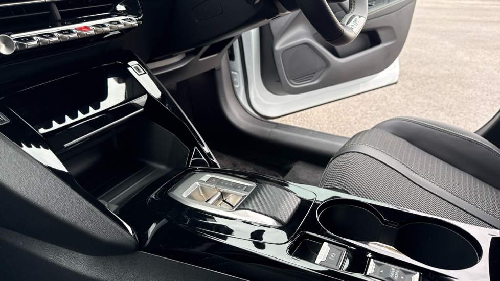 Peugeot 208 115kW GT 51kWh 5dr Auto Electric Hatchback - Image 13