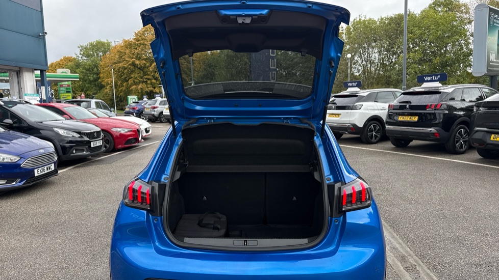Peugeot 208 100kW Allure Premium 50kWh 5dr Auto Electric Hatchback - Image 4