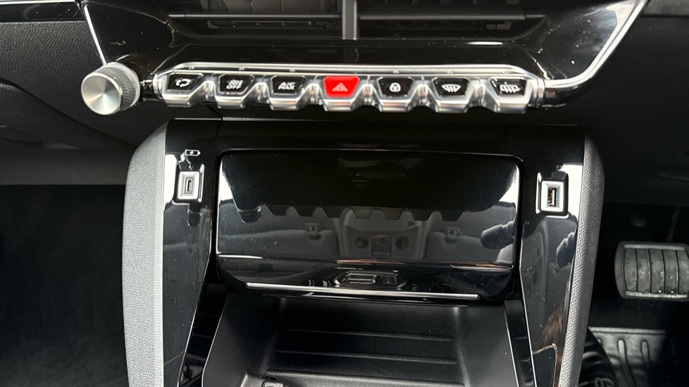 Peugeot 208 100kW Allure Premium 50kWh 5dr Auto Electric Hatchback - Image 37