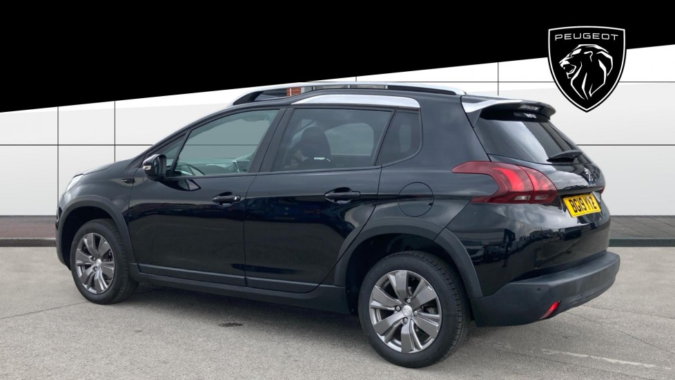 Peugeot 2008 1.2 PureTech Signature 5dr [Start Stop] Petrol Estate - Image 2