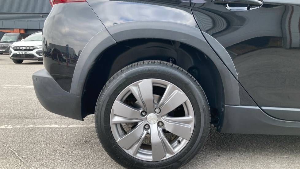 Peugeot 2008 1.2 PureTech Signature 5dr [Start Stop] Petrol Estate - Image 7