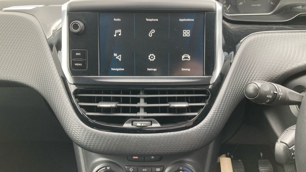 Peugeot 2008 1.2 PureTech Signature 5dr [Start Stop] Petrol Estate - Image 28