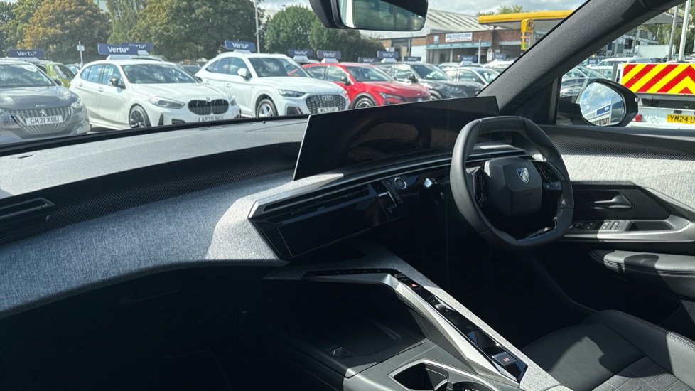 Peugeot 3008 1.2 Hybrid 136 GT 5dr e-DSC6 Petrol Estate - Image 9