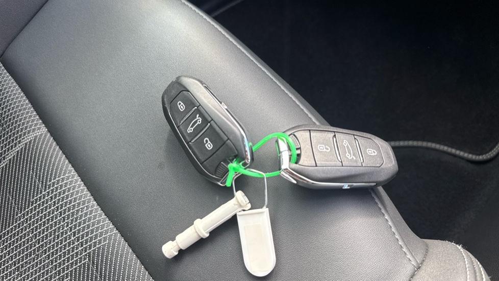 Peugeot 3008 1.2 Hybrid 136 GT 5dr e-DSC6 Petrol Estate - Image 20