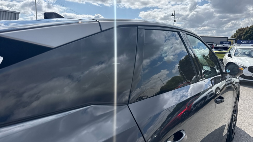 Peugeot 3008 1.2 Hybrid 136 GT 5dr e-DSC6 Petrol Estate - Image 28