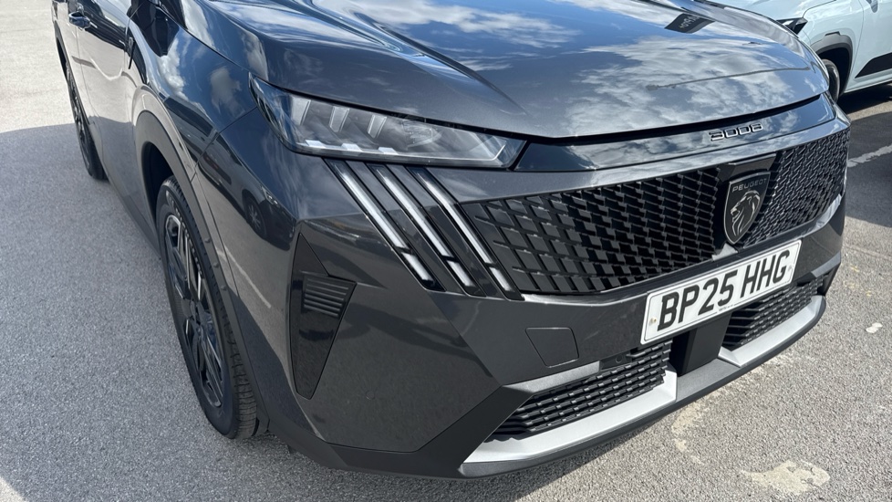 Peugeot 3008 1.2 Hybrid 136 GT 5dr e-DSC6 Petrol Estate - Image 30