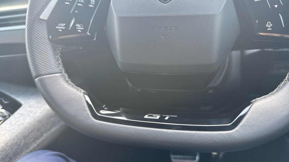 Peugeot 3008 1.2 Hybrid 136 GT 5dr e-DSC6 Petrol Estate - Image 39