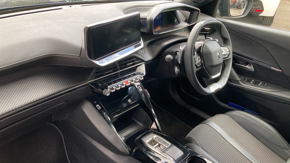 Peugeot 2008 1.2 PureTech 130 GT 5dr EAT8 Petrol Estate - Image 9