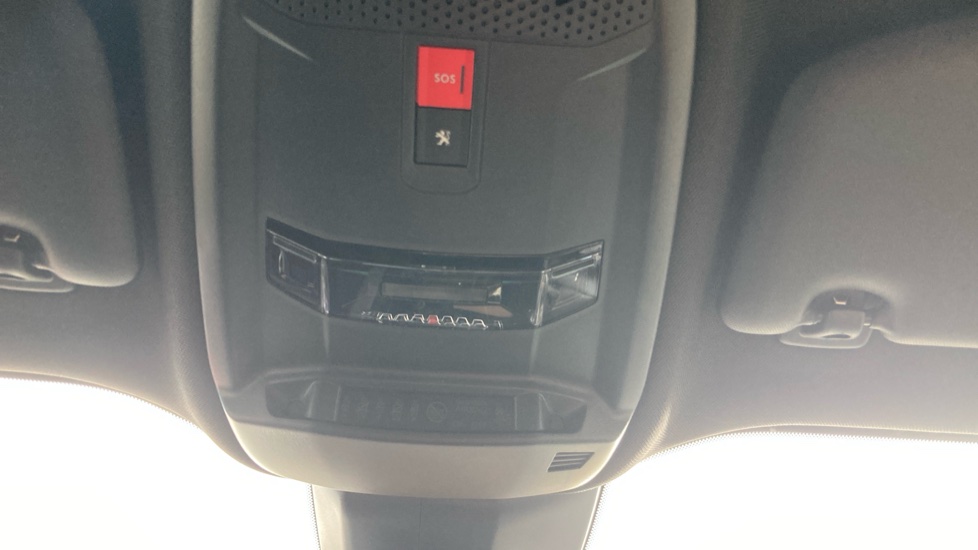 Peugeot 2008 1.2 PureTech 130 GT 5dr EAT8 Petrol Estate - Image 33