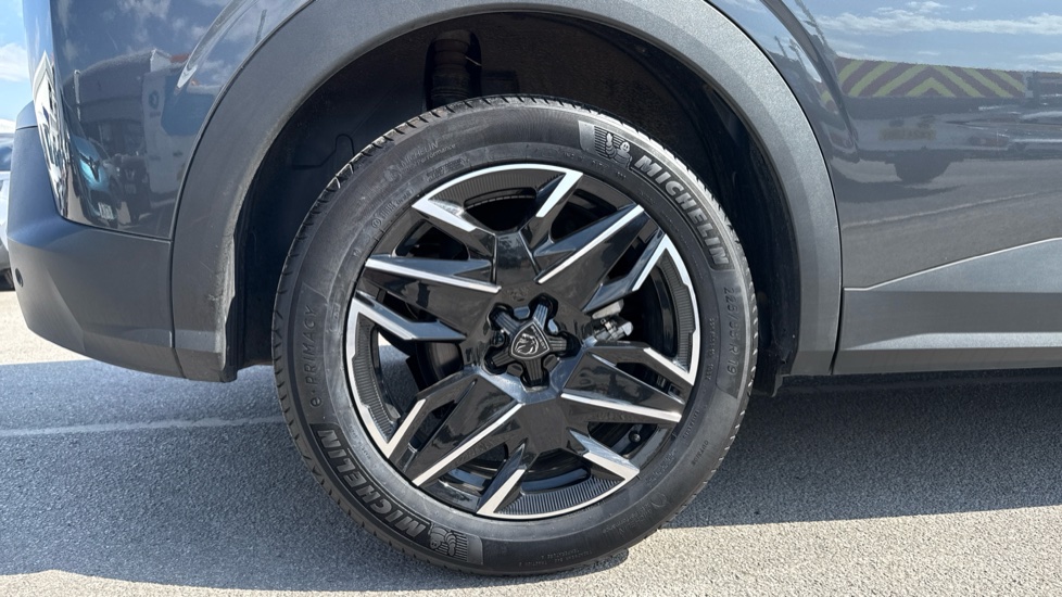 Peugeot 3008 1.2 Hybrid 136 Allure 5dr e-DSC6 Petrol Estate - Image 7