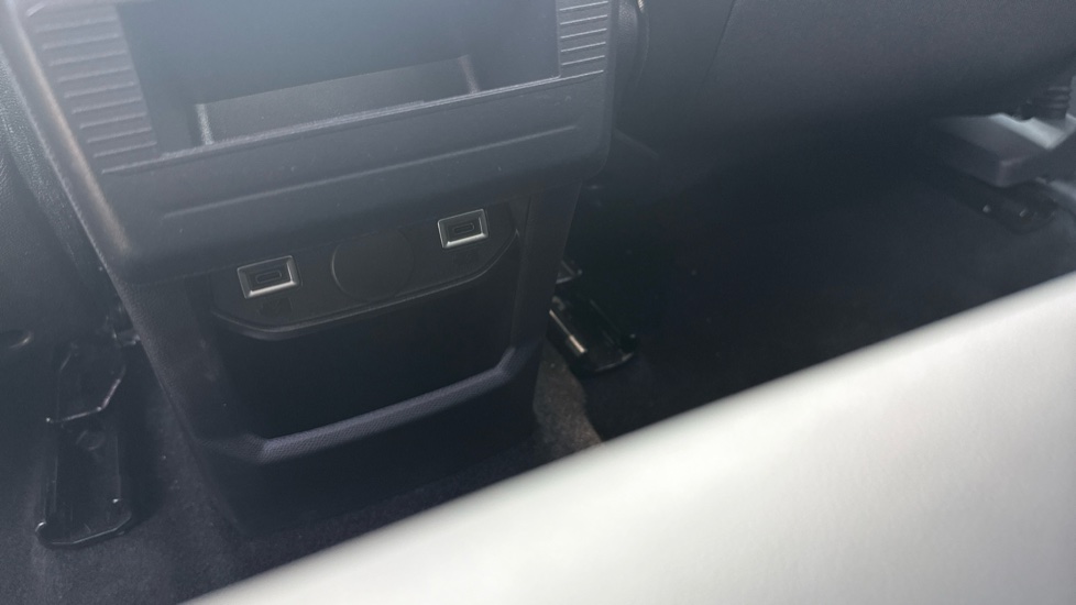 Peugeot 3008 1.2 Hybrid 136 Allure 5dr e-DSC6 Petrol Estate - Image 26