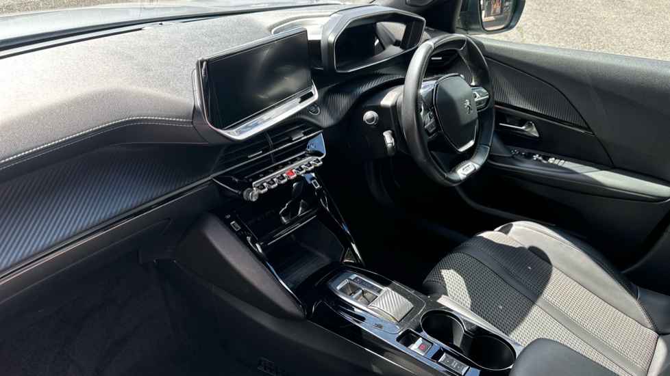 Peugeot 2008 100kW GT 50kWh 5dr Auto Electric Estate - Image 9