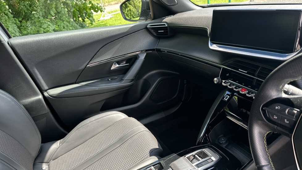 Peugeot 2008 100kW GT 50kWh 5dr Auto Electric Estate - Image 14
